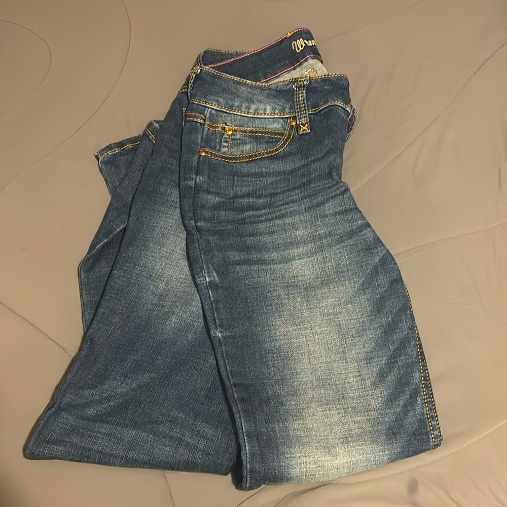 Woman's retro Wrangler boot cut jeans